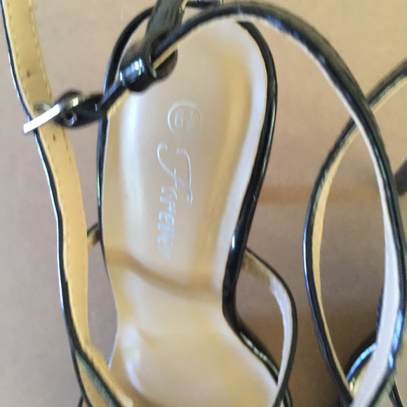 Forever High Heels - Picture 2 of 5